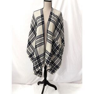 Abercrombie & Fitch Poncho Wrap | Navy & Cream Plaid Knit | One Size
